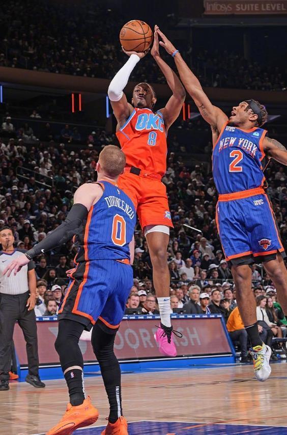 英超：曼城主场3-0完胜诺维奇（英超：曼城主场3比0轻取诺维奇）