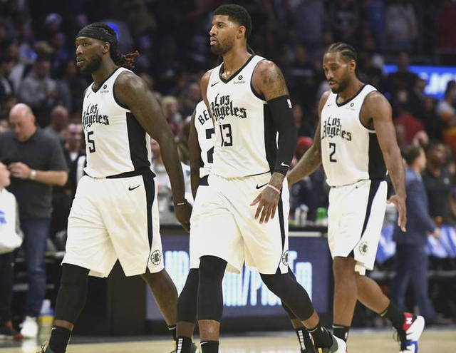 NBA常规赛战报：湖人客场险胜太阳,（NBA常规赛：湖人客场惊险击败太阳）