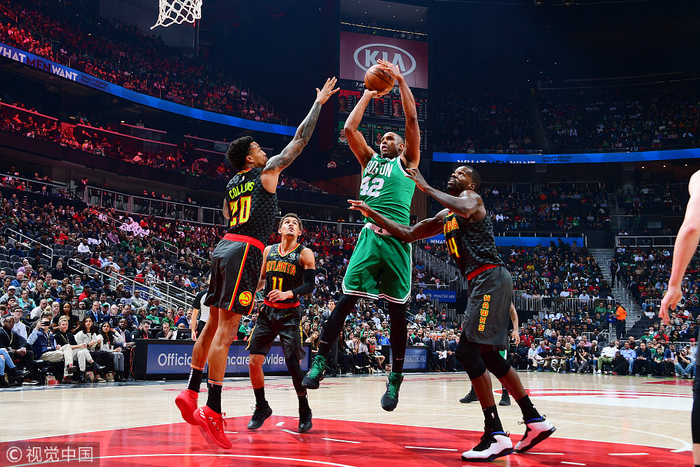 足球世界杯吉祥物亮相，造型引网友热评（世界杯吉祥物发布，外观引发网友热议）