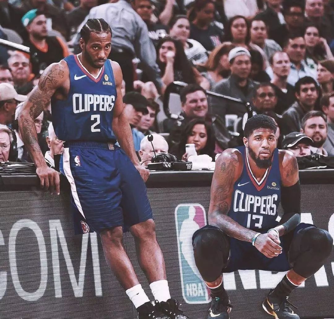 洲际杯前瞻：蓝十字防守存在漏洞，弗拉门戈士气正旺力争晋级（洲际杯展望：蓝十字后防存隐患，弗拉门戈气势正盛冲击晋级）