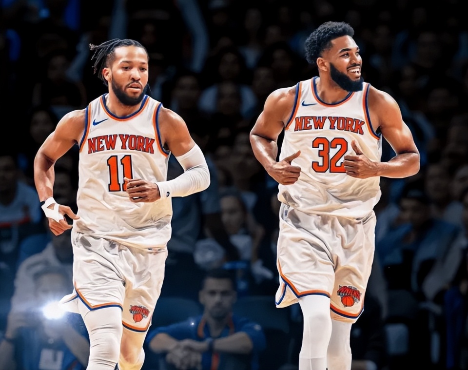 火箭与开拓者交易四名球员及选秀权，换得阿夫迪亚，以解决薪资压力和阵容调整。（火箭与开拓者达成交易：送出四将加选秀权换来阿夫迪亚，缓解薪资压力并优化阵容）