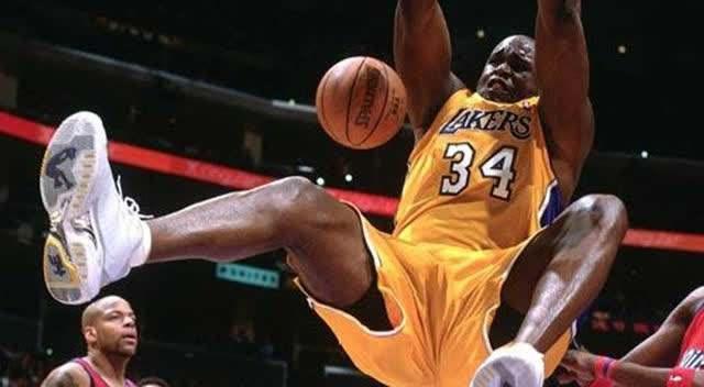 邮报：明年世界杯上下半场中段设强制补水时间，每次三分钟（邮报：明年世界杯每半场中段将设3分钟强制饮水暂停）