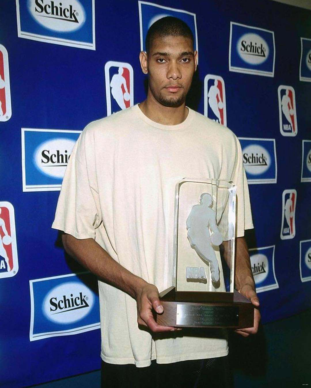 5分钟闪击马赛，圣吉罗斯收获建队128年首个欧冠主场进球（5分钟速破马赛，圣吉罗斯收获队史128年来欧冠主场首球）