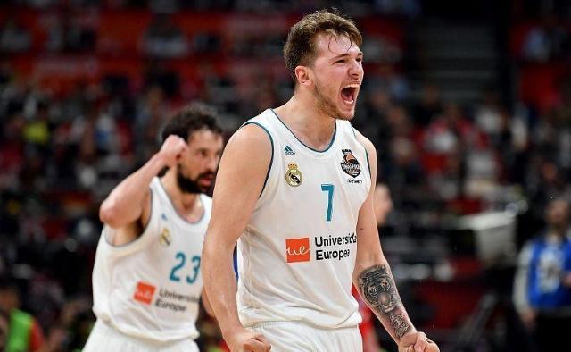 每体：在巴萨更衣室，队友们都叫杰拉德-马丁为“杰拉德-马尔蒂尼”（每体：巴萨更衣室中，杰拉德-马丁被队友称作“杰拉德-马尔蒂尼”）